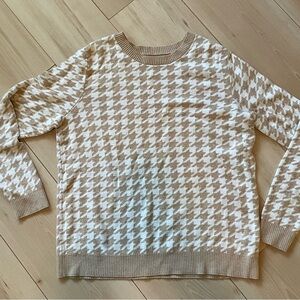 Croft & Barrow Beige women’s Large Houndstooth Sweater